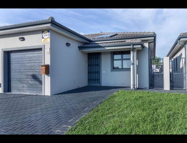 2 BEDROOM HOUSE FOR SALE IN PARKLANDS EAST